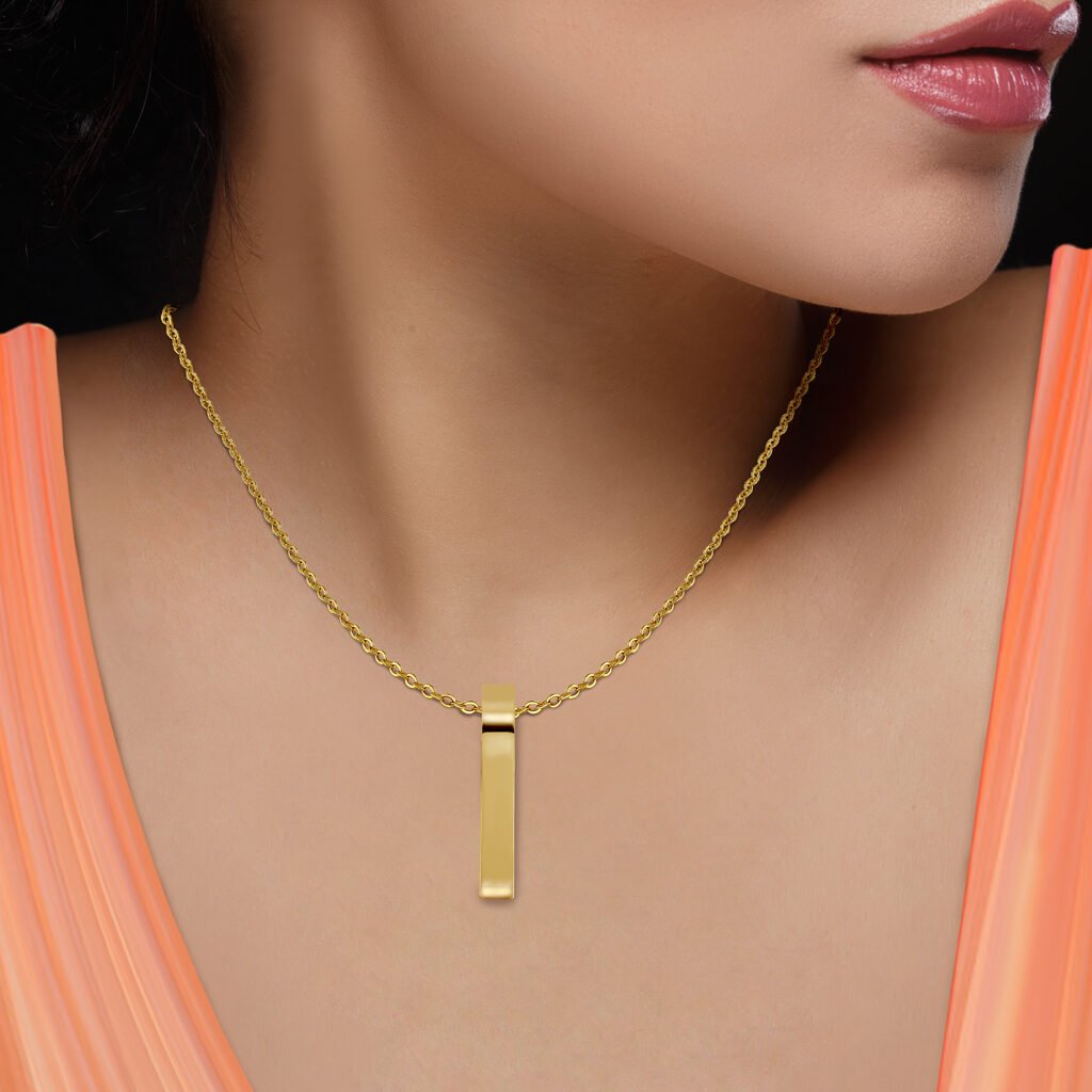 Mujer luciendo el Colgante Oro Kiara diseñado por Vioret Joyas ®